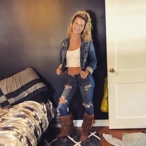 Meet your Posher, Victoria